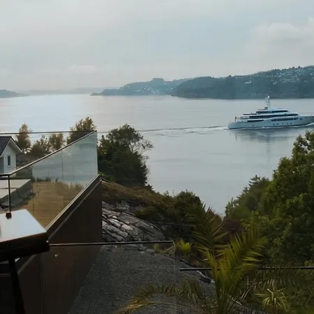 Villa Panoramic With Pool, Spa, And Sea View In
