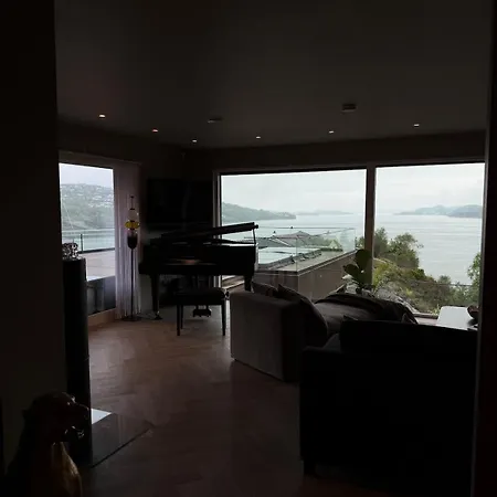 Panoramic With Pool, Spa, And Sea View In Bergen