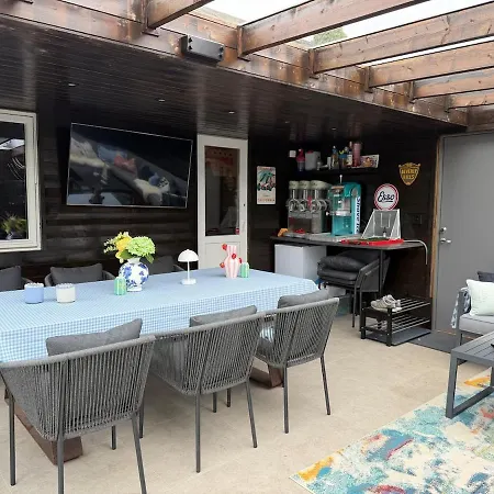Panoramic With Pool, Spa, And Sea View In 빌라 베르겐