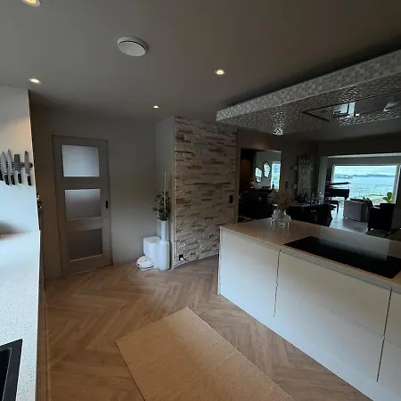 Villa Panoramic With Pool, Spa, And Sea View In Bergen
