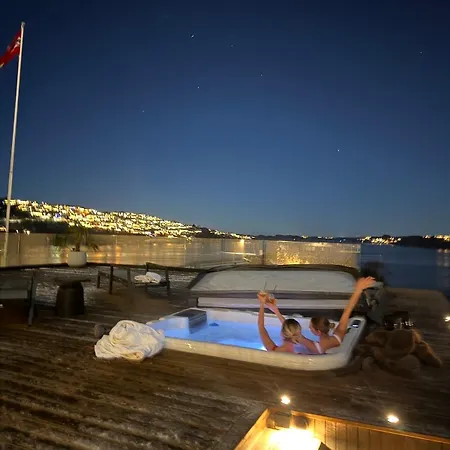 Panoramic With Pool, Spa, And Sea View In