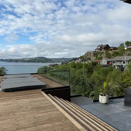 Panoramic With Pool, Spa, And Sea View In Villa